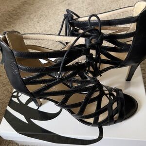 Pre owned Nine West NWAUTHORITY Black Leather Strappy Heels Size 8M Original Box